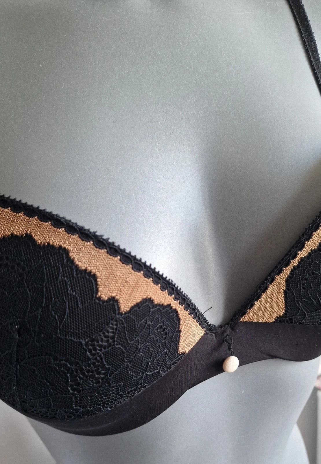Pomm'Poire kanten beha zwart & nude 90C – Zeer weinig gedragen – photo 2
